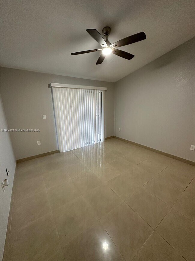 Building Photo - 10581 SW 155th Ct