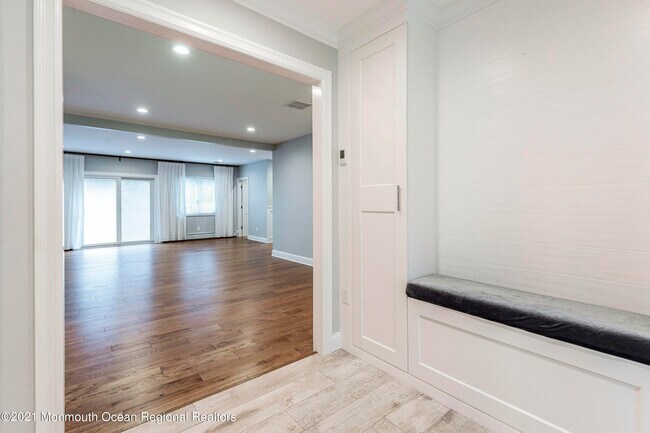 Building Photo - 16 Cypress Ave