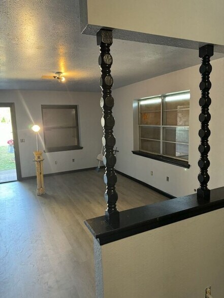 Primary Photo - 816 S 2nd St