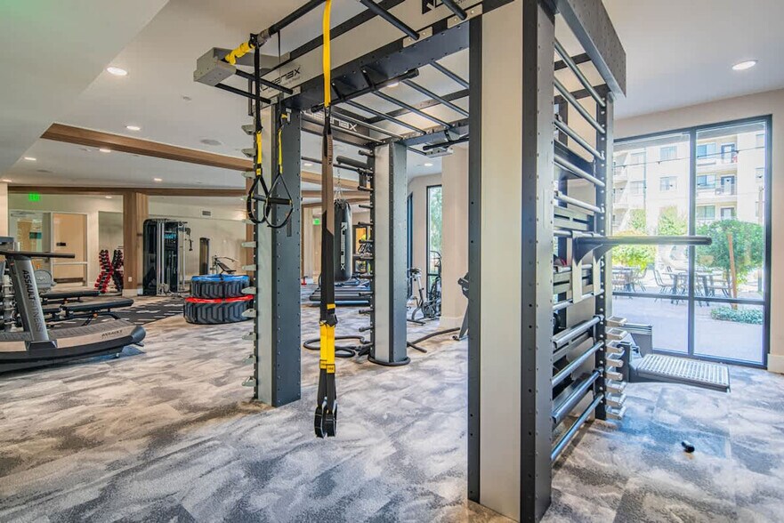 Building Photo - 730 E Marlette Ave