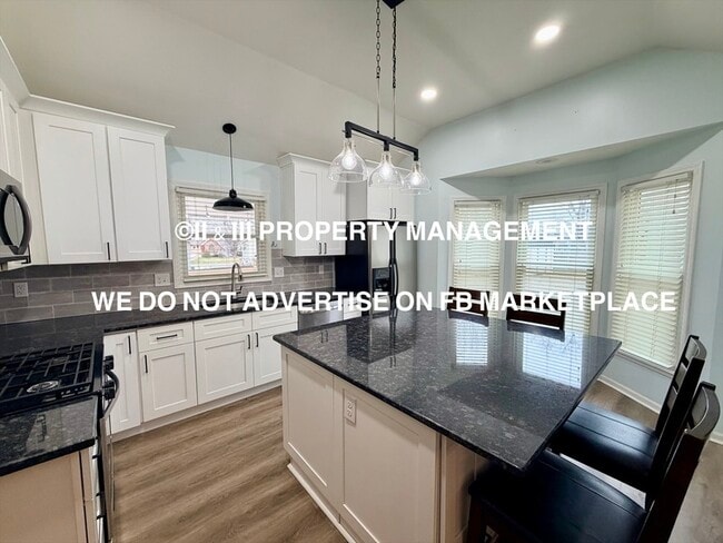 Building Photo - 1213 NE Ball Dr