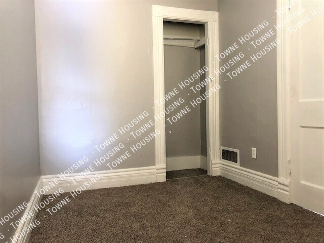 Building Photo - 572 W Utica St