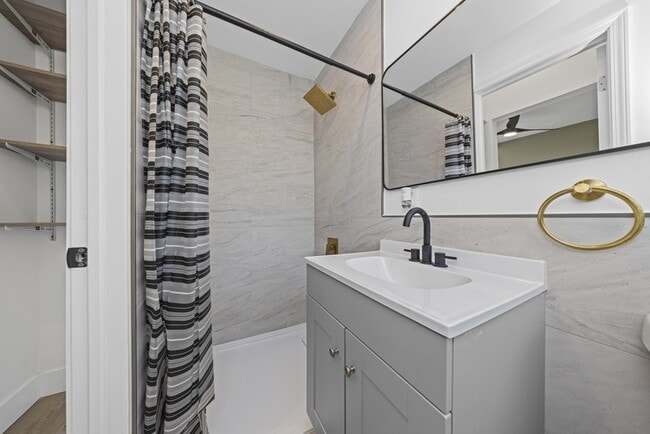 Building Photo - 520 Smith St