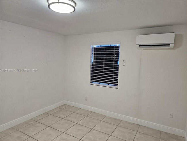 Building Photo - 651 SW 66th Ave