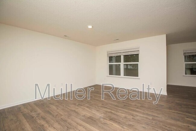 Building Photo - 7452Z Game Bird St