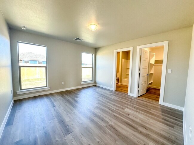 Building Photo - 3-Bedroom Home in West Lubbock!