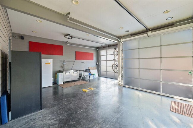 Building Photo - 4325 Banister Ln