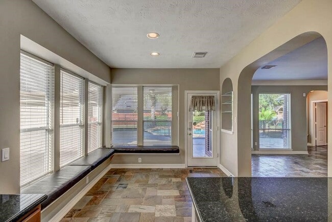Building Photo - 12418 Lago Bend Ln