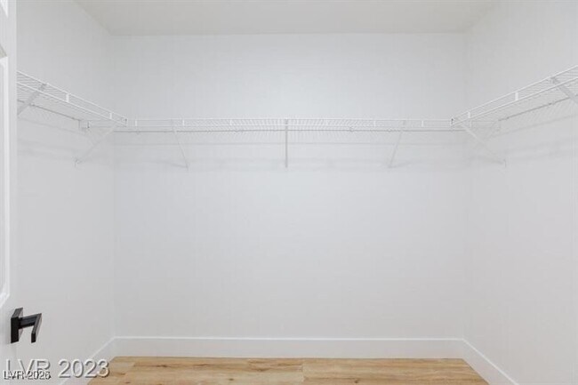 Building Photo - 971 Grand Cerritos Ave