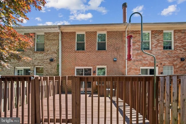 Building Photo - 6356 Ducketts Ln