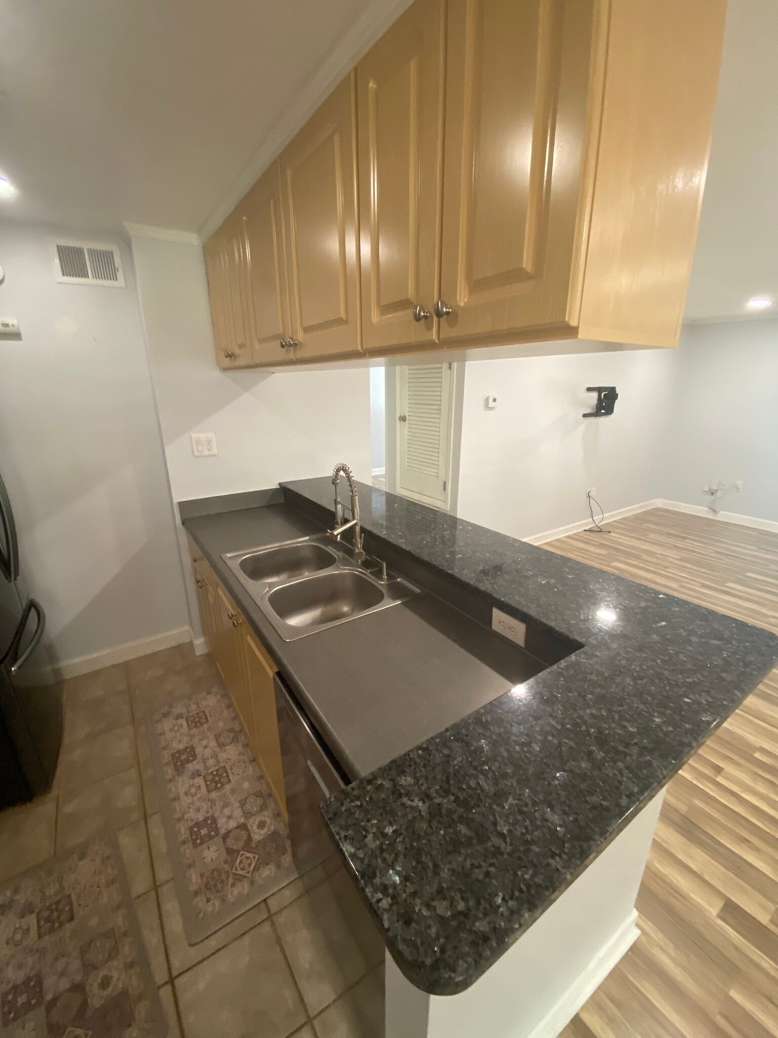 Kitchen Counter Space - 107 S Obrien St