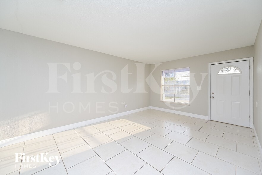 Building Photo - 2503 Mary Sue St