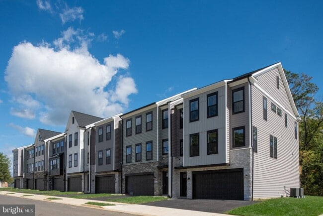 Building Photo - 354 Evermore Ln