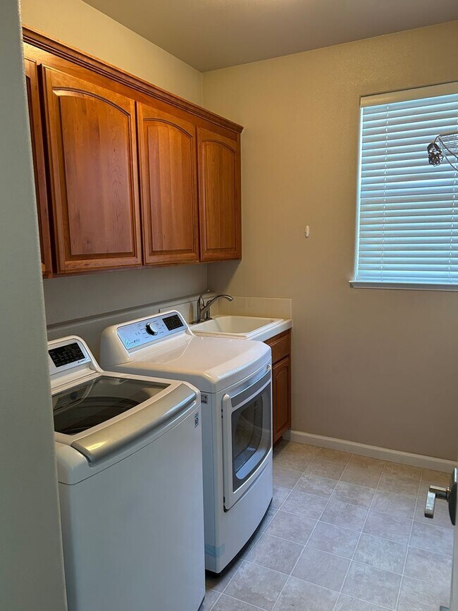 Building Photo - **READY FOR MOVE IN** Spark Home on Golf Course