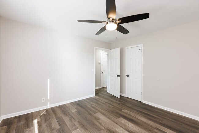 Building Photo - 3223 Alpine Ave