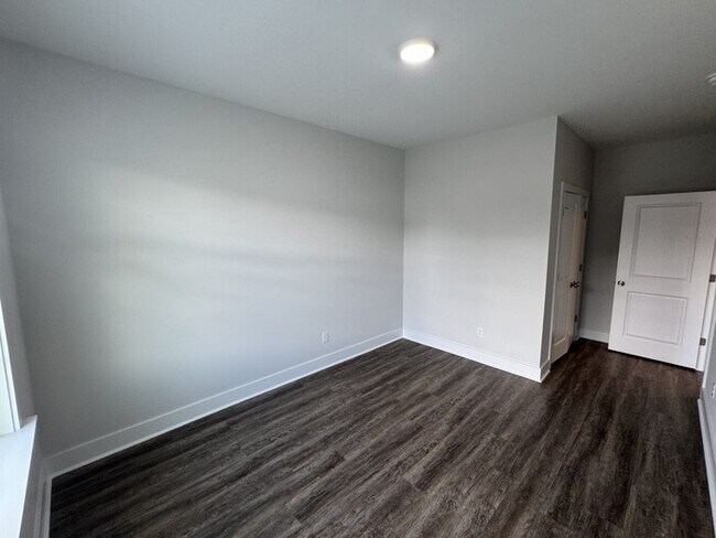 Building Photo - 3 Bed 2.5 Bath Brand New Townhome