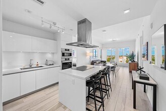 Building Photo - 155 E Boca Raton Rd