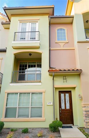 Building Photo - 675 Senda