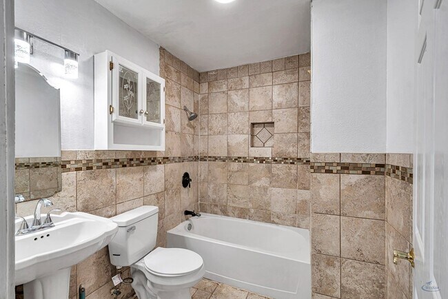 Building Photo - 3519 N Northstar Ave