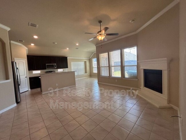 Building Photo - 16616 Central Garden Ln