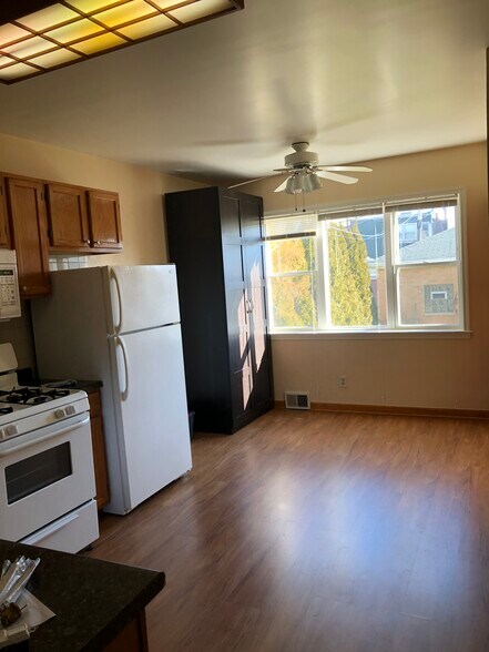 Building Photo - 4739 N Kildare Ave
