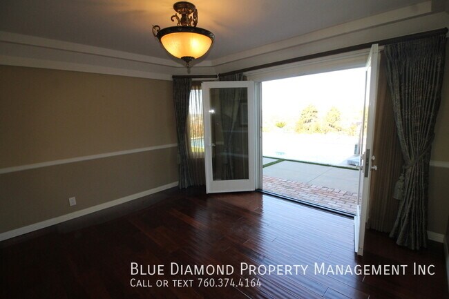 Building Photo - 3008 Azahar St