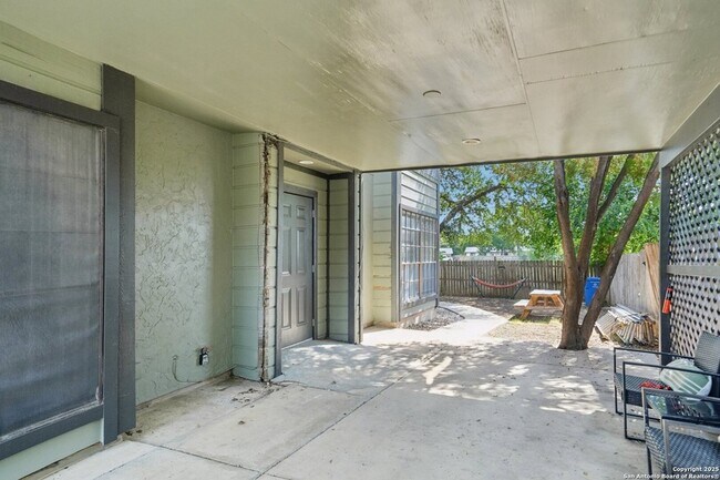 Building Photo - 10609 Starcrest Dr
