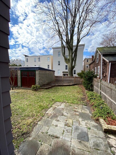 Building Photo - 24 Watson St