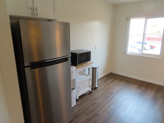 Building Photo - Renovated Two Bedroom Apartment in La Mesa