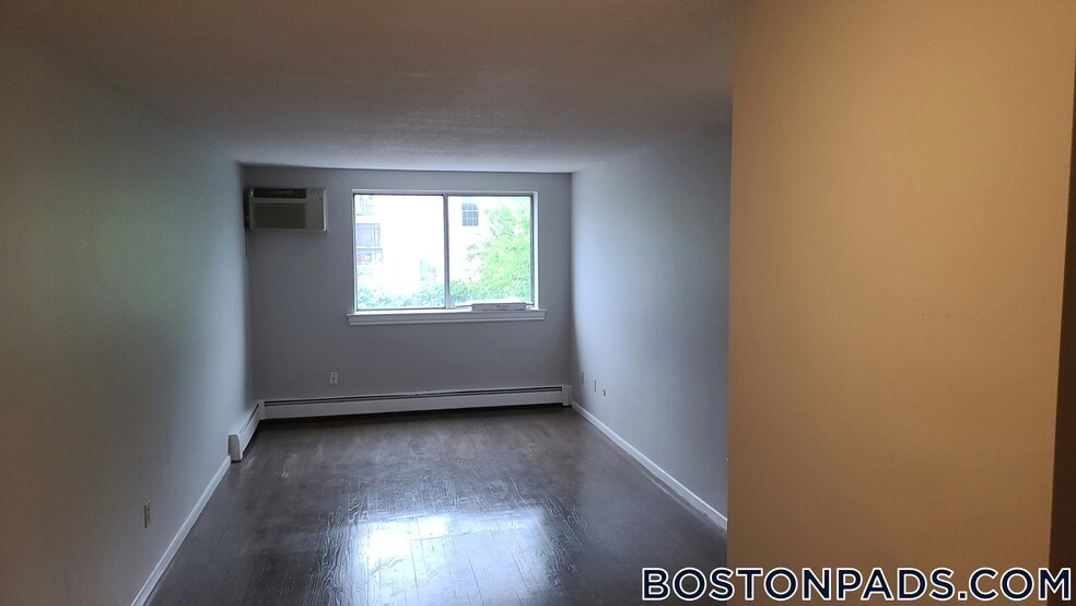 Building Photo - 14 Murdock St