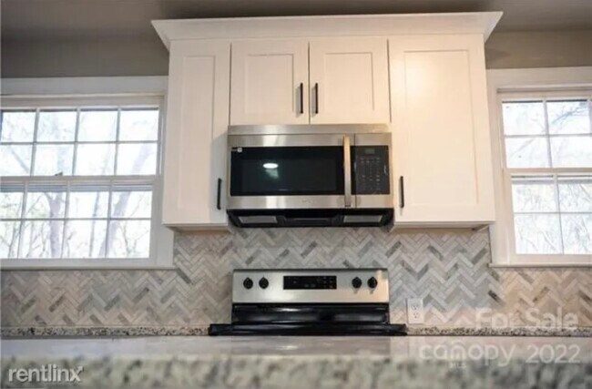 Building Photo - 2008 Choyce Cir