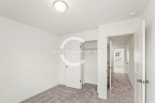 Building Photo - 403 Kings Cross Way