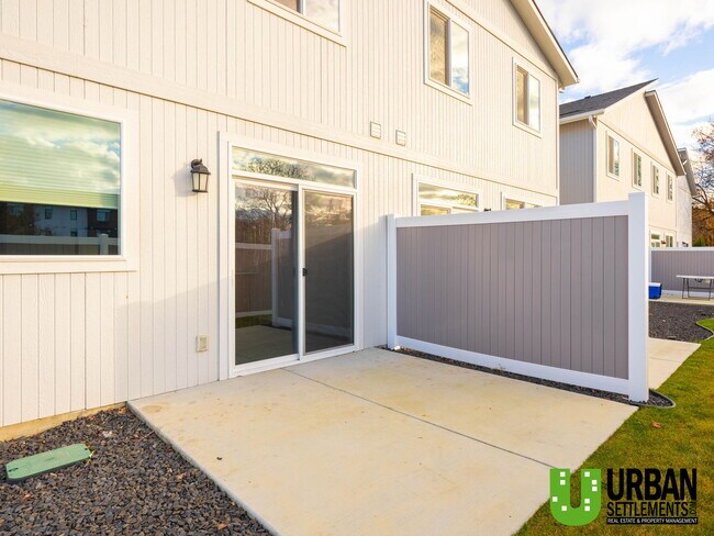 Building Photo - 224 S Woodlawn Rd