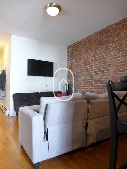 Building Photo - 15 Shepherd Ave