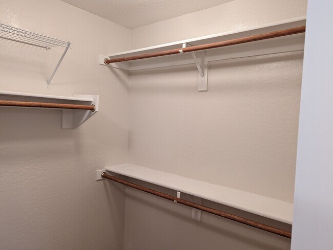 Building Photo - 4415 W Kenai Dr