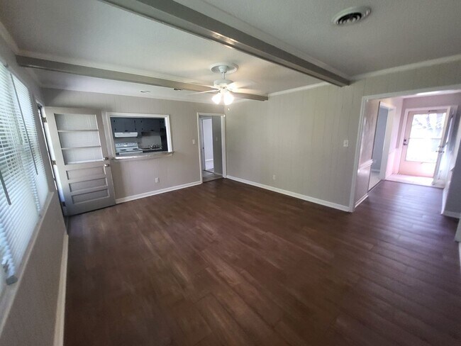 Building Photo - EASTON PLACE