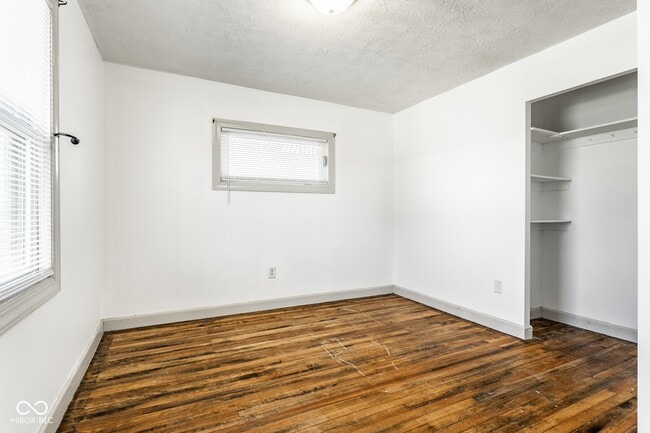 Building Photo - 1253 S East St