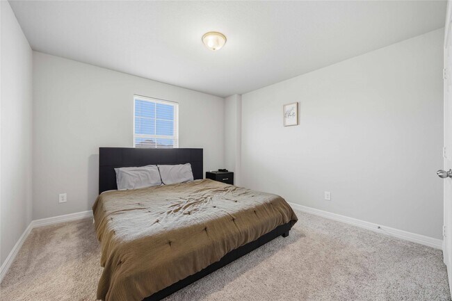 Building Photo - 2940 Golden Dust Dr