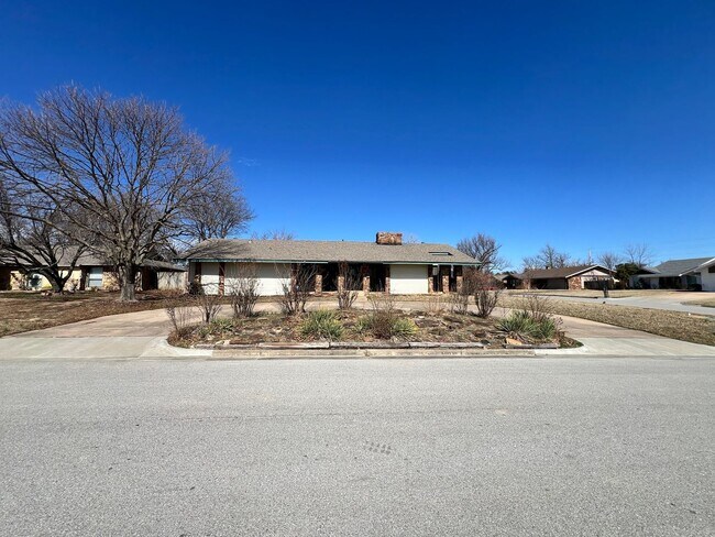 Building Photo - Jenks Schools