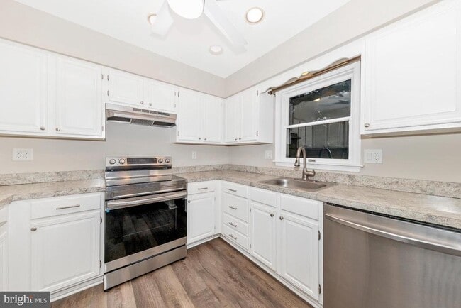 Building Photo - 6257 Light Point Pl