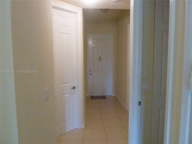 Building Photo - 3500 Oaks Clubhouse Dr