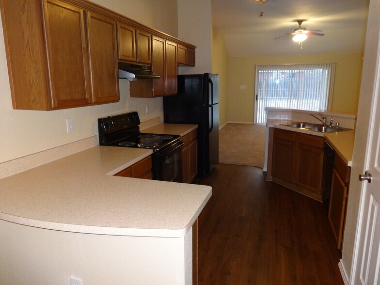 Building Photo - 313 Woodridge Dr