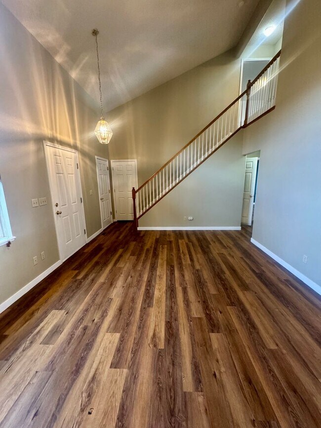 Building Photo - 3 bedroom home in Wagon Trails with commun...