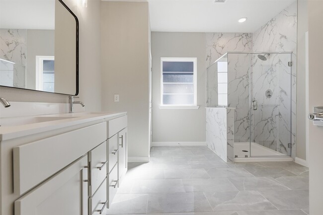 Building Photo - 9912 A Clark Rd