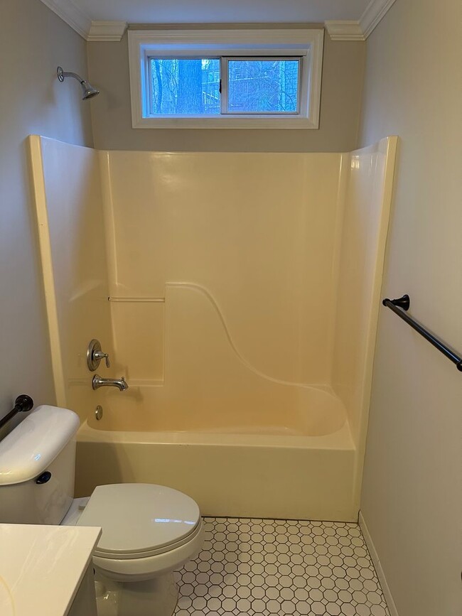 Building Photo - Beautiful Home off Timothy Available