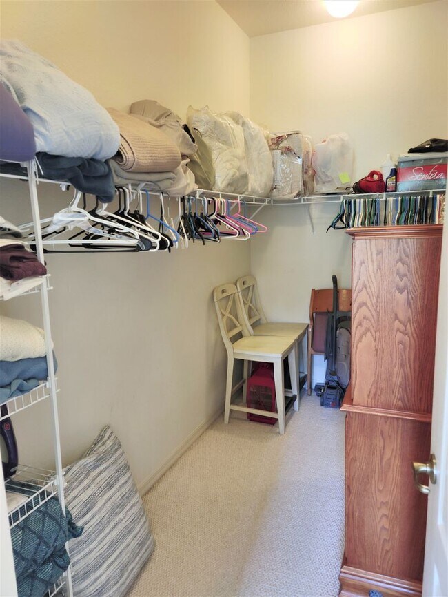 Building Photo - Seasonal Short-Term Villa located in the Auburn Cove Community with Community Pool!