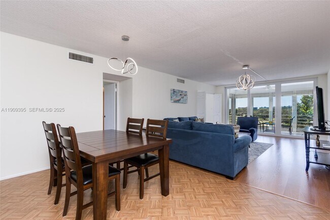 Building Photo - 2671 S Course Dr