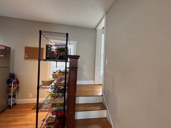 Building Photo - Single Family Home In The Park Ave Neighborhood!