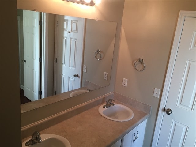 Building Photo - 171 Arbor Village Dr