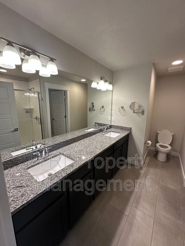 Building Photo - 218 E Chestnut St